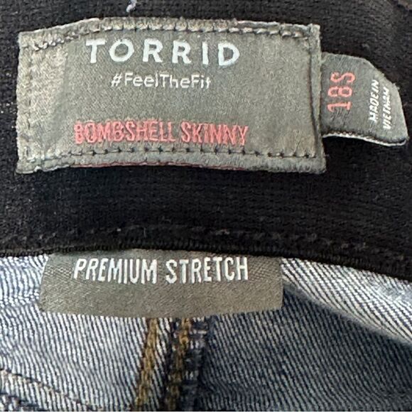 Torrid Womens Bombshell Skinny Jeans Size 18 SHORT Blue‎ Raw Hem Medium Wash - Picture 9 of 11